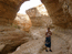В каменой арке каньона